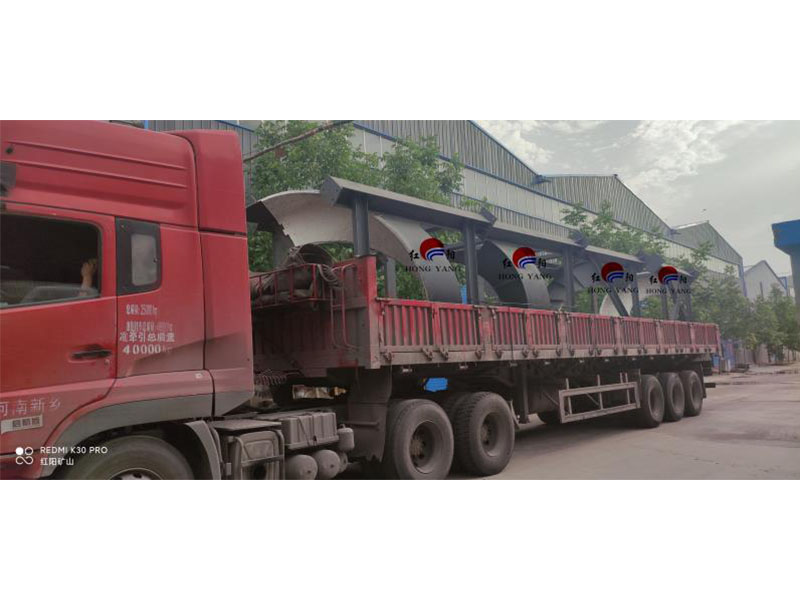 焦倉(cāng)防破碎螺旋溜槽發(fā)貨山西焦化公司發(fā)貨現(xiàn)場(chǎng)